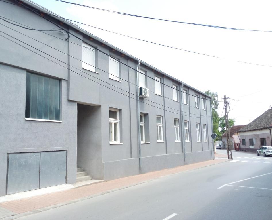 Apartmani Zrenjanin Exterior photo
